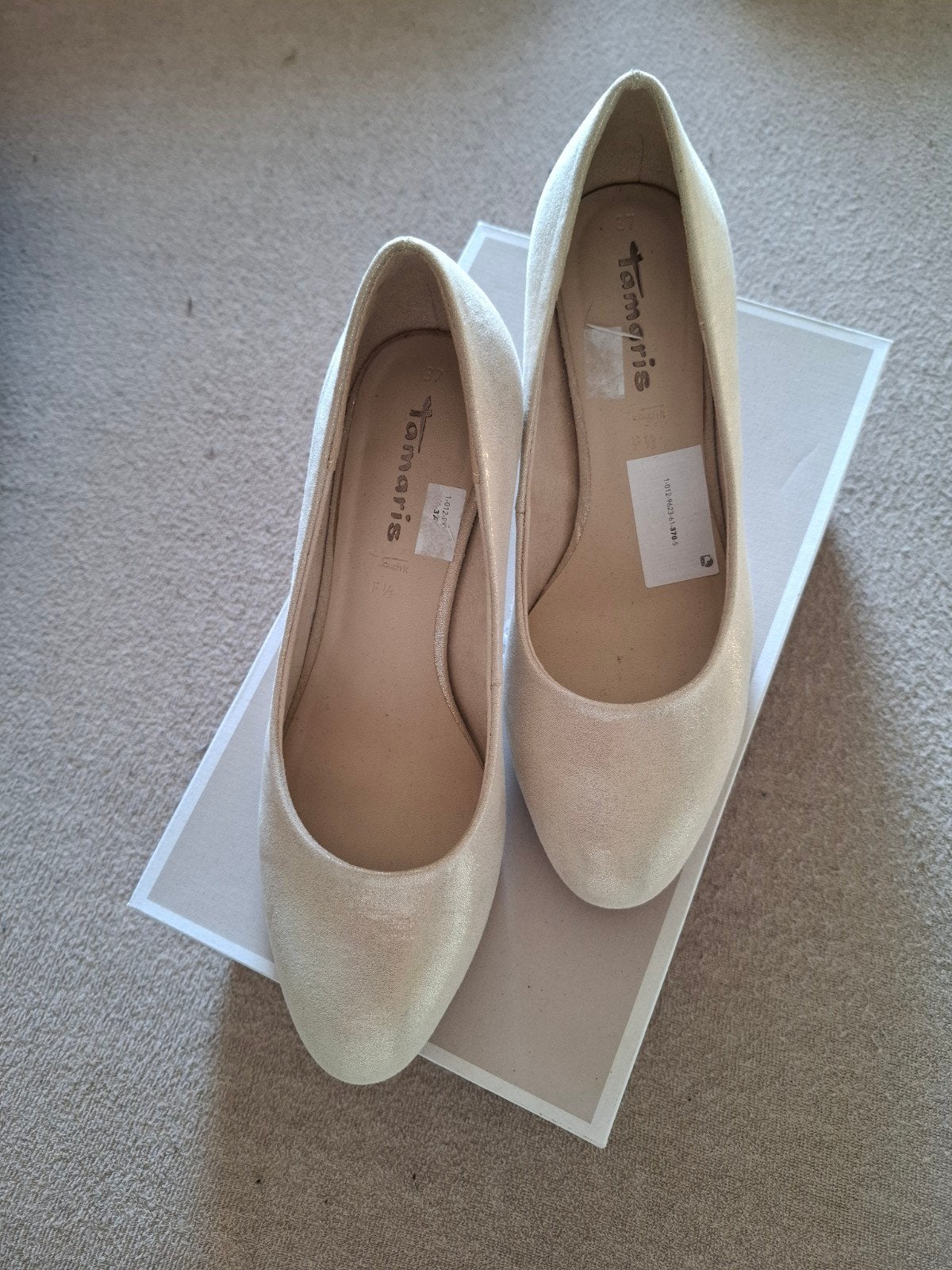 Tamaris pumps maat 37 - Zo goed als nieuw, Tamaris, Pumps, Beige, Ophalen of Verzenden
