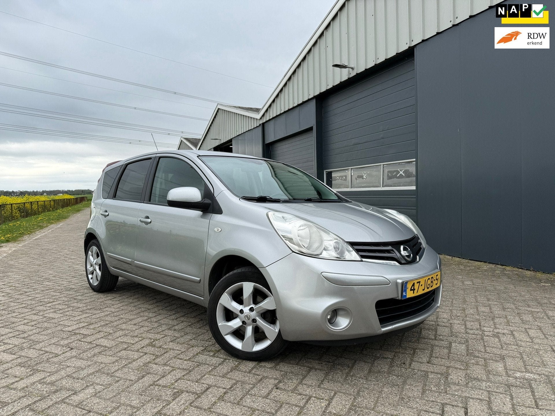 Nissan Note 1.6 Tekna Navigatie/Nieuwe Apk/Parkeersensoren, Auto's, Voorwielaandrijving, 15 km/l, Gebruikt, 4 cilinders
