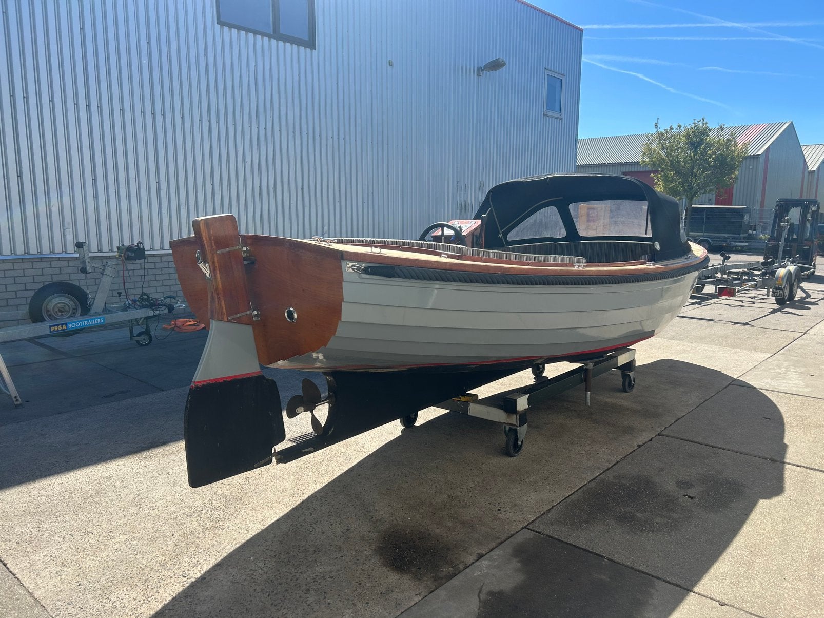 Allina 630 sloep , bouwjaar 2020! Slechts 65 vaaruren!, Watersport en Boten, Sloepen, Ophalen, Binnenboordmotor, Rondzit, Diesel