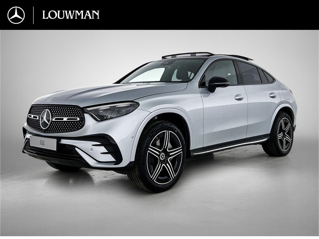 Mercedes-Benz GLC Coupé 300e 4MATIC Sport Edition | Premium, Auto's, Mercedes-Benz, Automaat, Zwart, 2255 kg, Plug-in hybride
