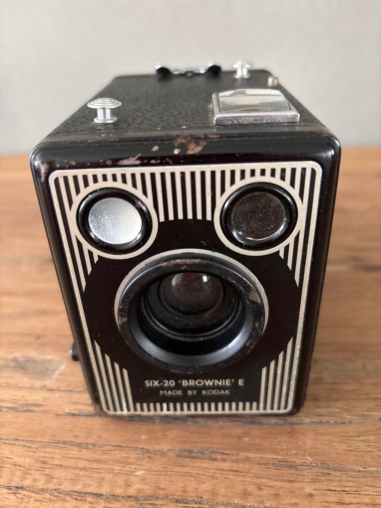 Vintage Kodak Six-20 'Brownie' E Boxcamera - Oud Fototoestel, Ophalen of Verzenden, Gebruikt, Compact, Kodak