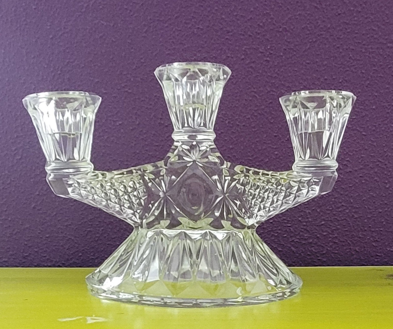 Vintage Kristallen Kandelaar 3-Arm
Oberglas Made in Austria, Antiek en Kunst, Ophalen of Verzenden, Kristal