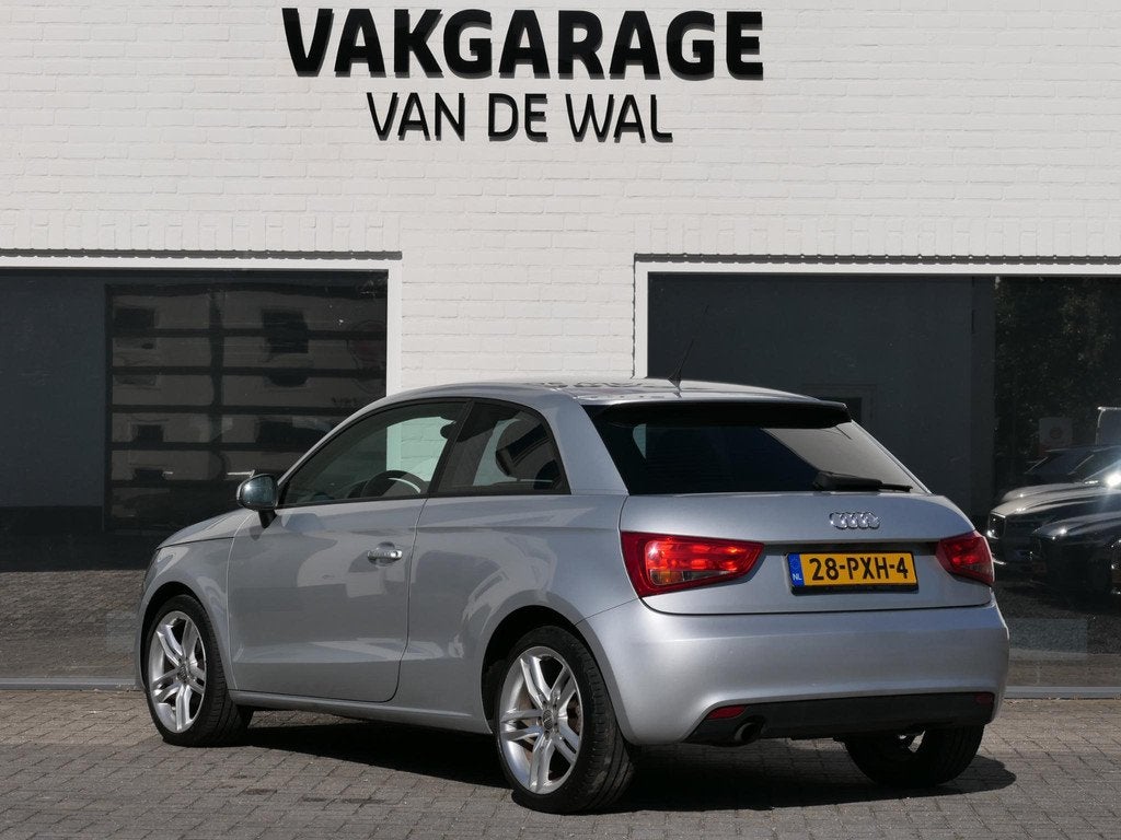 Audi A1 1.2 TFSI Attraction Pro Line Business | Navigatie |, Auto's, Audi, Euro 5, Zwart, 4 cilinders, 4 stoelen