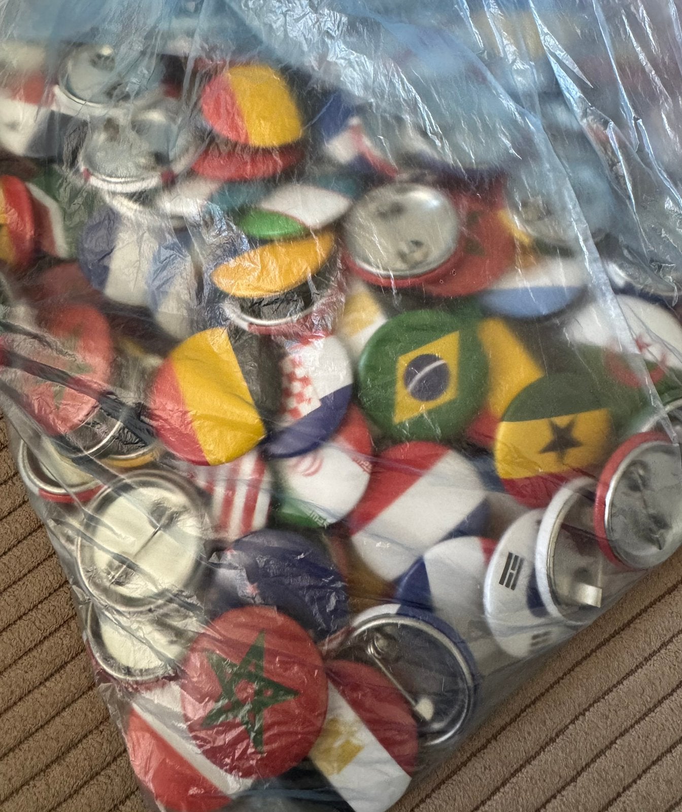 Wk buttons dekamarkt, Albert Heijn, Ophalen