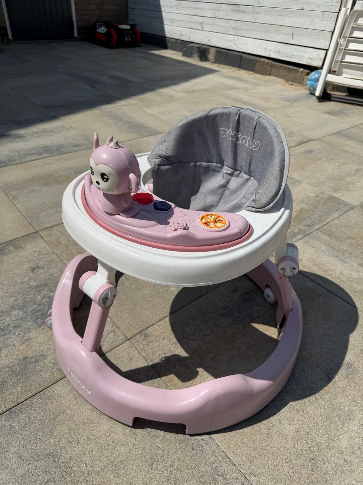 Roze baby loopstoel met speelblad, Ophalen, Gebruikt