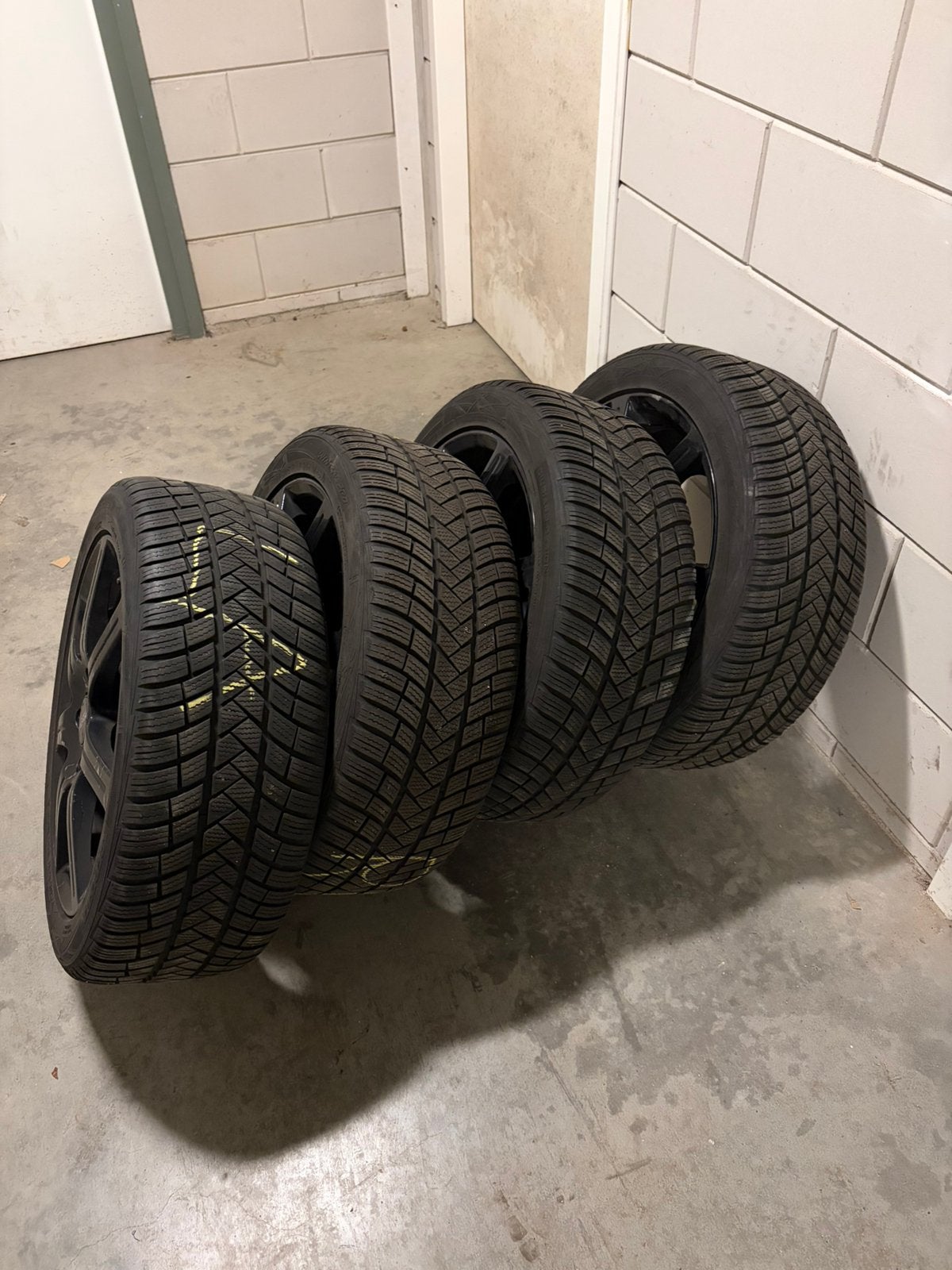 Volvo V60 D6 225/45/R17 Winter banden + velgen, Auto-onderdelen, Banden en Velgen, Ophalen, Gebruikt, Banden en Velgen, 17 inch