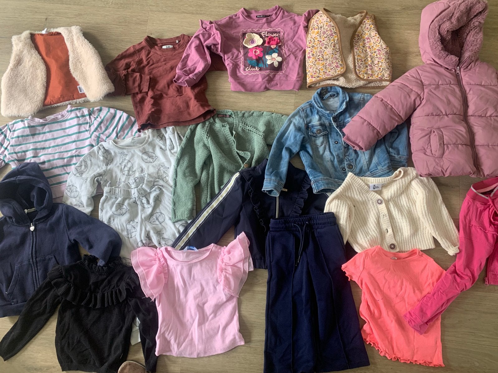 Kleertje veel maat 98/104 meisjes, Ophalen of Verzenden, Zo goed als nieuw, Maat 98