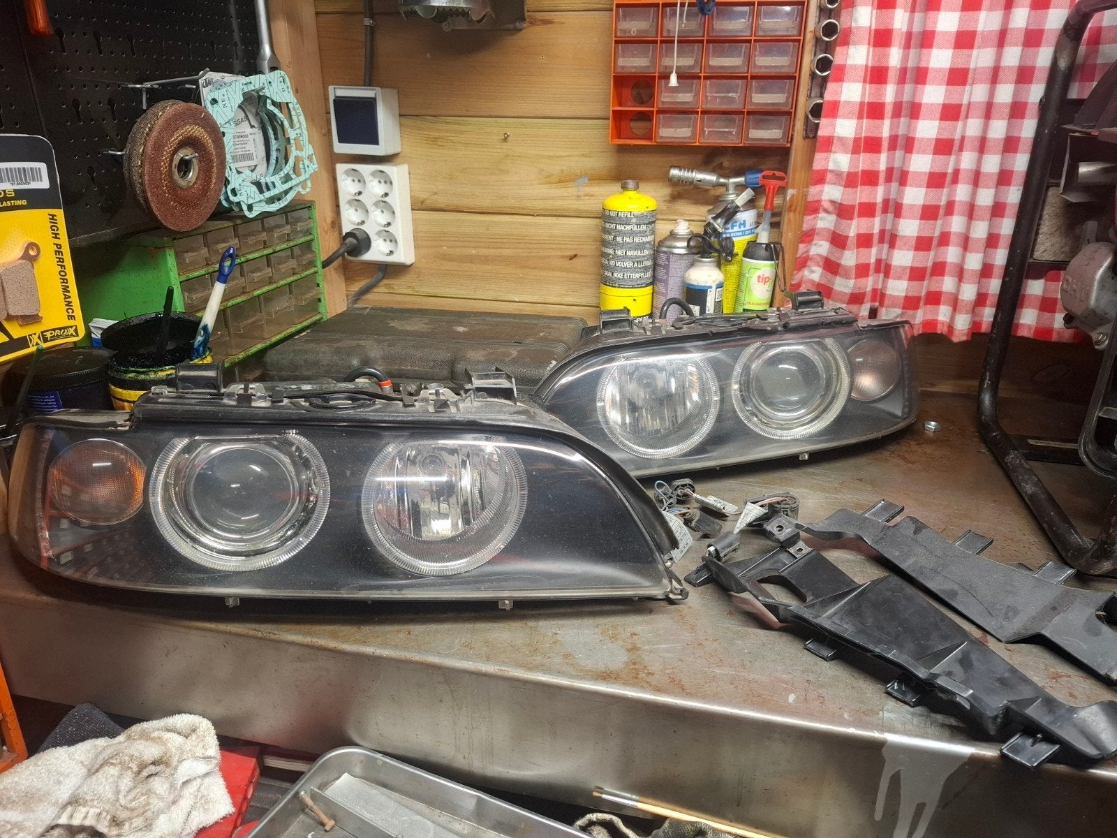BMW E39 Hella xenon koplampen ( angel eyes ), Ophalen, Gebruikt, BMW