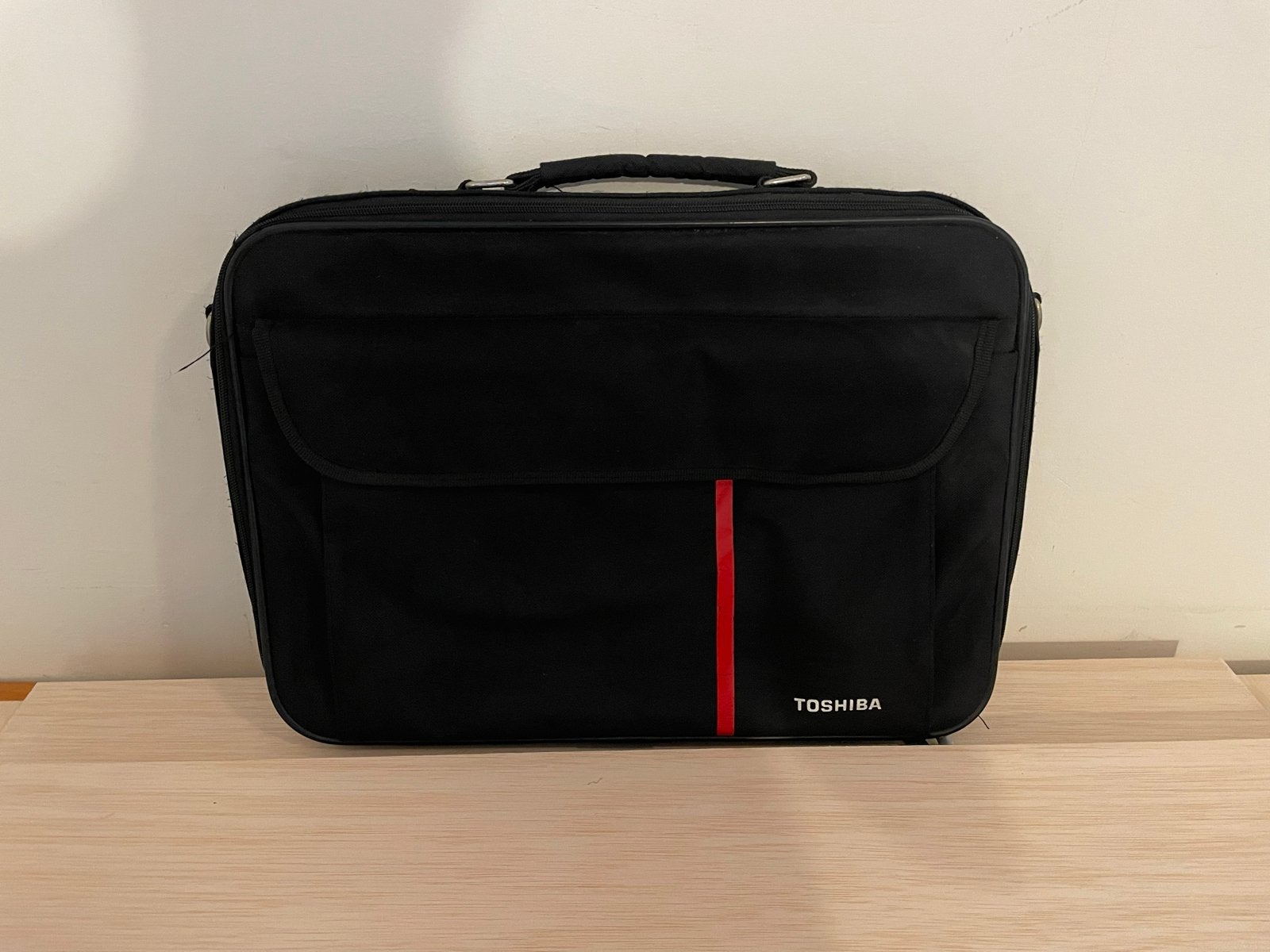 Toshiba laptop tas, Computers en Software, Ophalen, Gebruikt, Handvat, Zwart