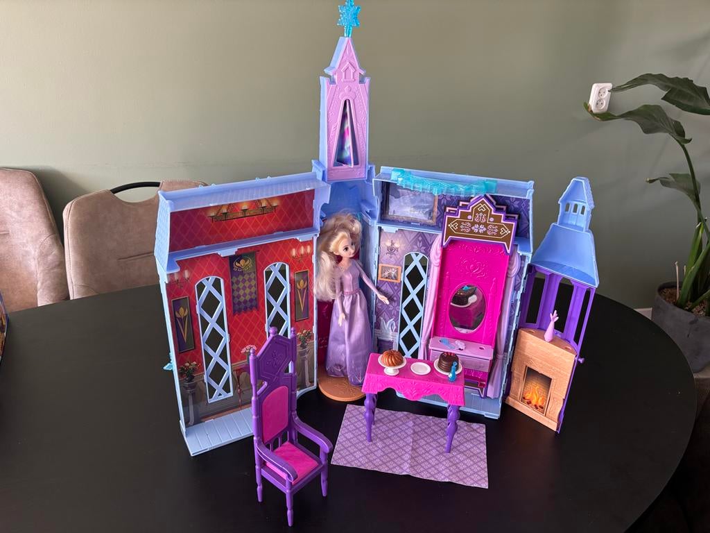Disney Frozen Elsa's Arendelle Kasteel met Elsa pop, Ophalen, Gebruikt, Meisje