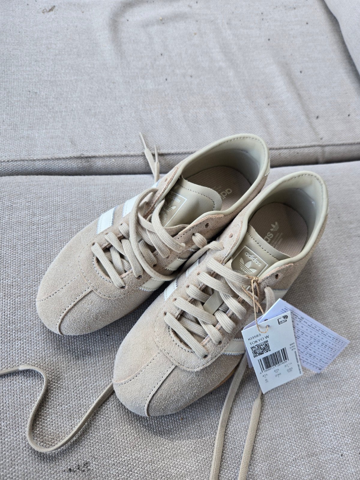 ADIDAS TOKYO sneakers  NIEUW, Kleding | Dames, Schoenen, Ophalen of Verzenden, Nieuw, Beige, Sneakers of Gympen