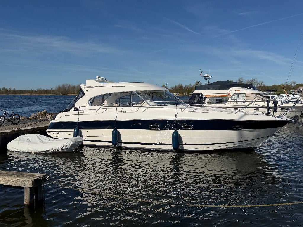 Bavaria 37 Sport HT (40 feet) in excellent condition, Zo goed als nieuw, Polyester, Motorjacht, Benzine