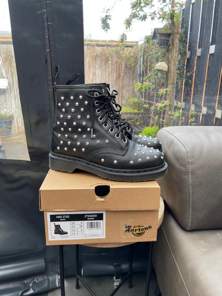 Dr. Martens 1460 Stud laarzen zwart maat 38, Kleding | Dames, Schoenen, Ophalen of Verzenden, Zo goed als nieuw, Zwart, Lage of Enkellaarzen