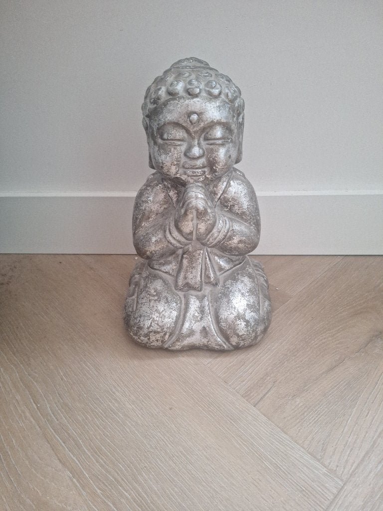 Boeddha beeldzilverkleurig, Ophalen, 25 cm, Steen/keramiek, Zo goed als nieuw