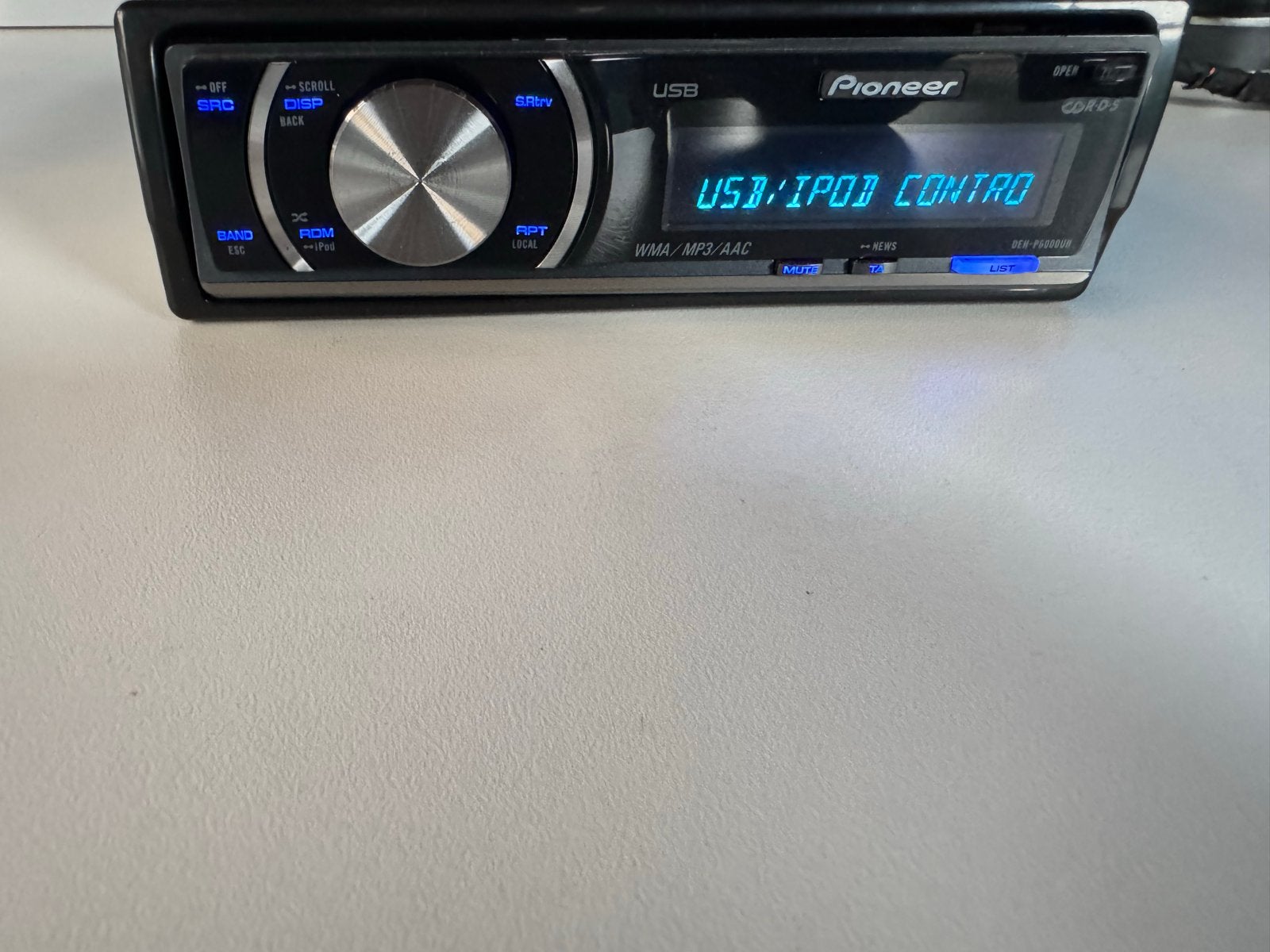 Pioneer Autoradio met USB/iPod Control en CD-speler, Ophalen of Verzenden, Zo goed als nieuw