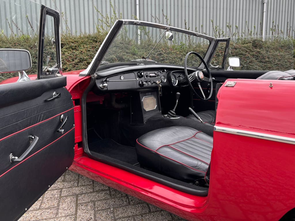 MGB 1.8 Cabriolet 1967 Rood / Oldtimer / Klassieker / Rally!, foto 9