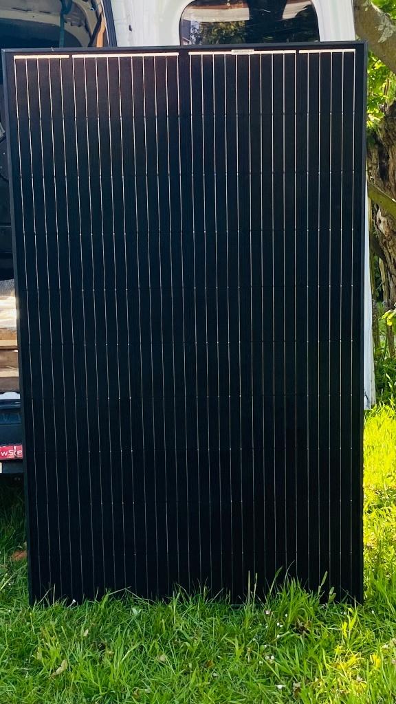Nieuwe All Black zonnepanelen 300W (1.640 x 992 x 35mm), Doe-het-zelf en Verbouw, Ophalen, Nieuw