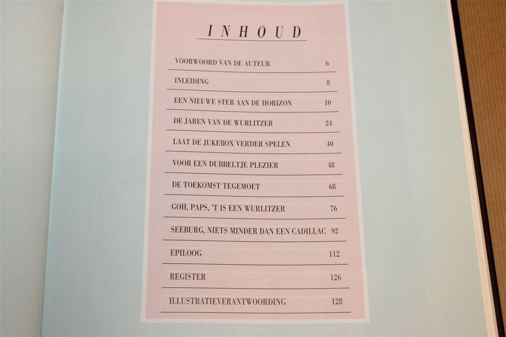 Honderd Jaar Jukebox — De Geschiedenis van de Jukebox, Ophalen of Verzenden, Gelezen, Artiest