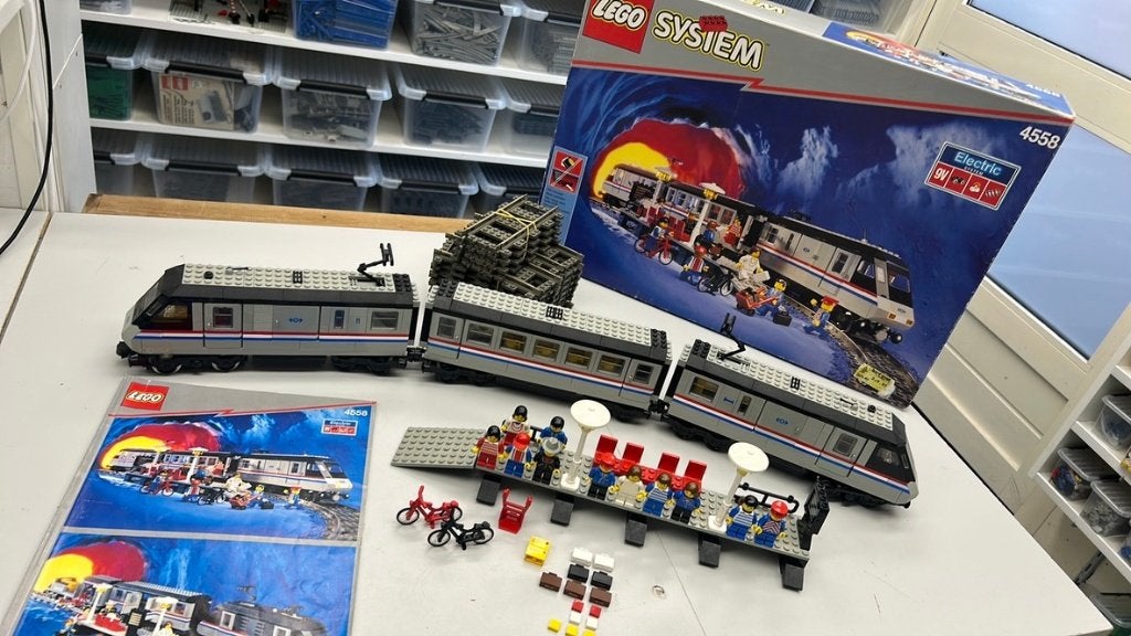 SB2925 Lego trein 4558 9v metroliner compl. +doos +boekje., Ophalen of Verzenden, Zo goed als nieuw