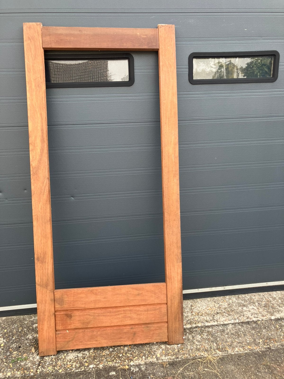 Nieuwe achterdeur. Schuurdeur, Gebruikt, Deurkozijn, Hout, Ophalen