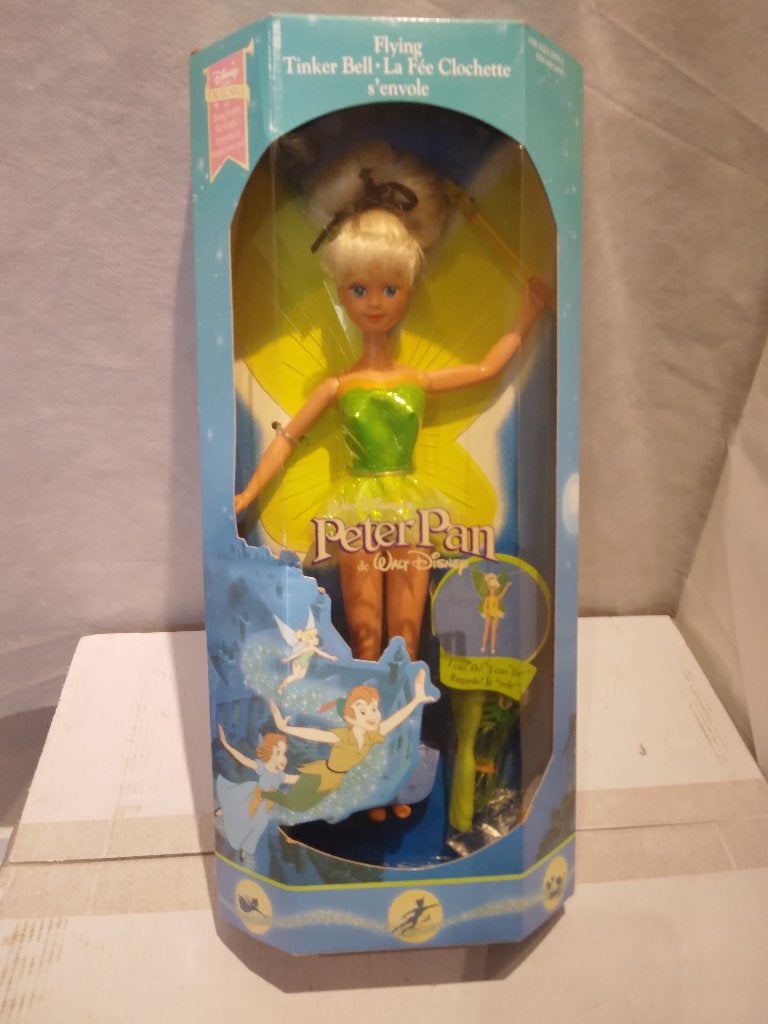 Disney Peter Pan Flying Tinkerbell figuur in ongeopende doos, Ophalen of Verzenden, Peter Pan of Pinokkio, Nieuw, Beeldje of Figuurtje