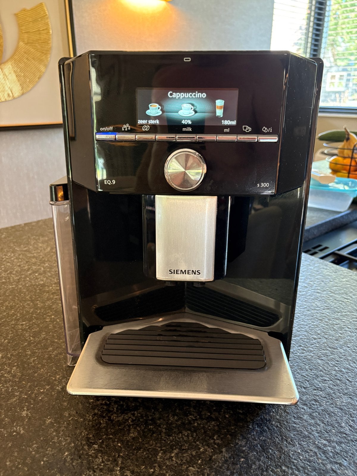Siemens EQ.9 S300 Volautomatische Espressomachine, Ophalen, Afneembaar waterreservoir, Espresso apparaat, 10 kopjes of meer