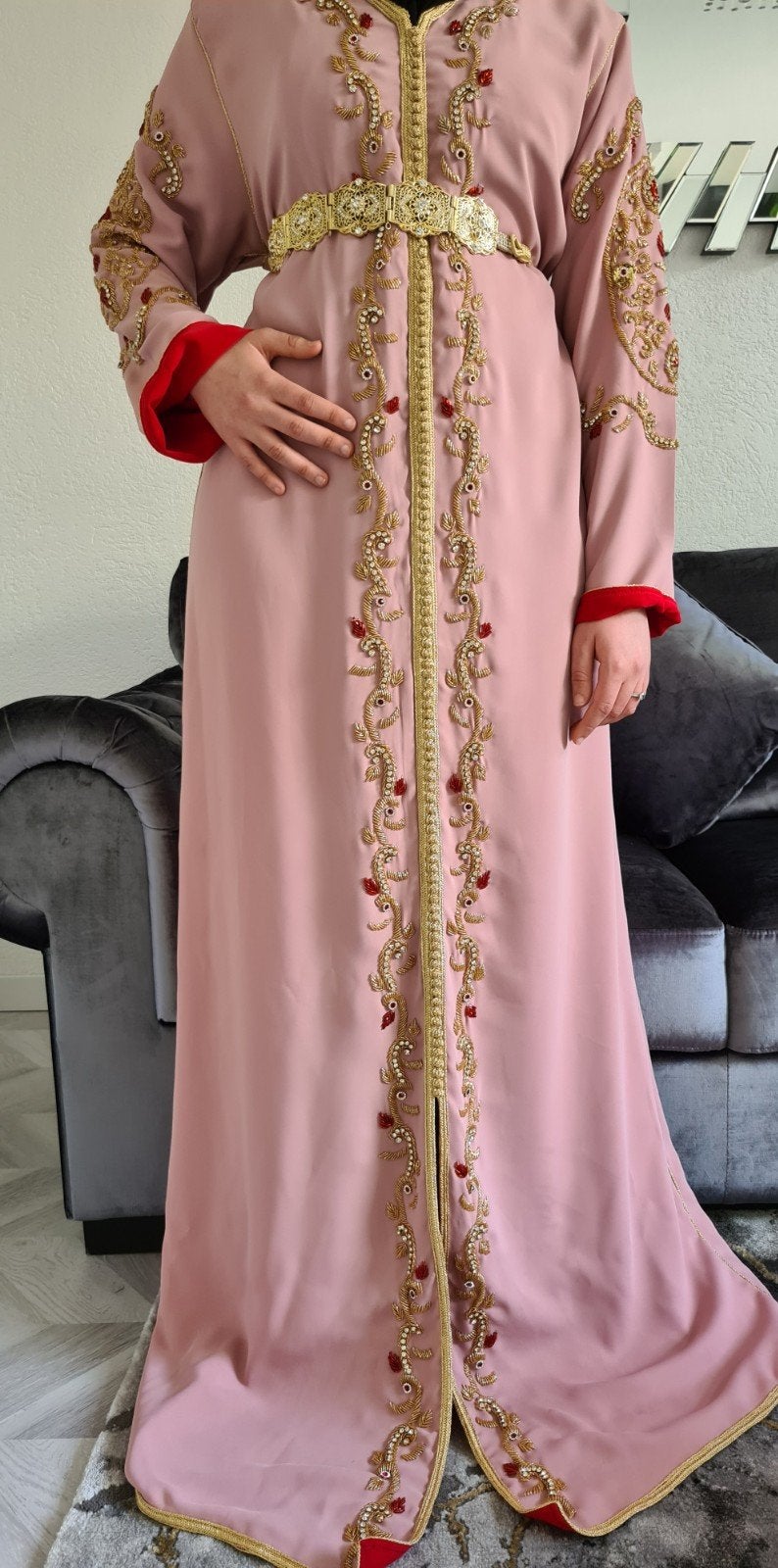 Prachtige roze Marokkaanse caftan met goud borduurwerk Nieuw, Maat 38/40 (M), Ophalen of Verzenden, Roze, Onder de knie