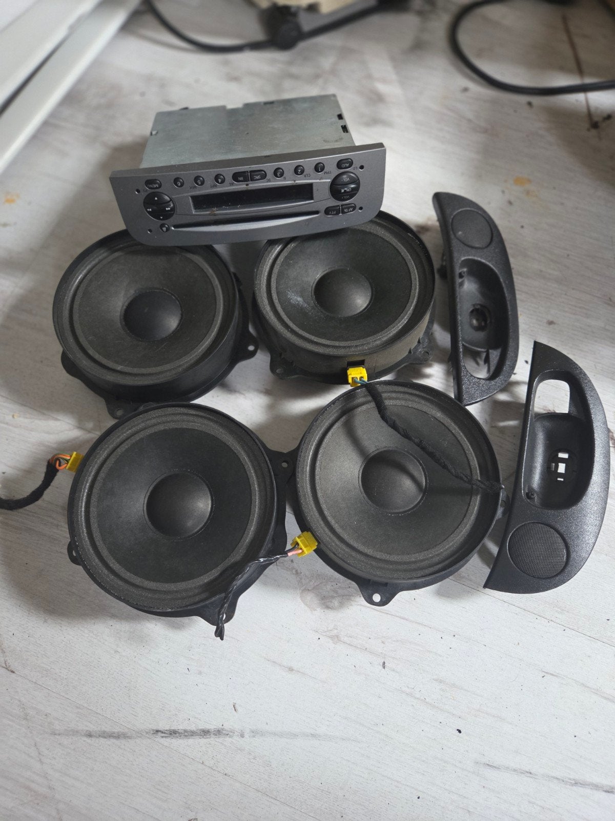 speakerset  radio alfa gt, Auto diversen, Autoradio's, Ophalen of Verzenden, Gebruikt