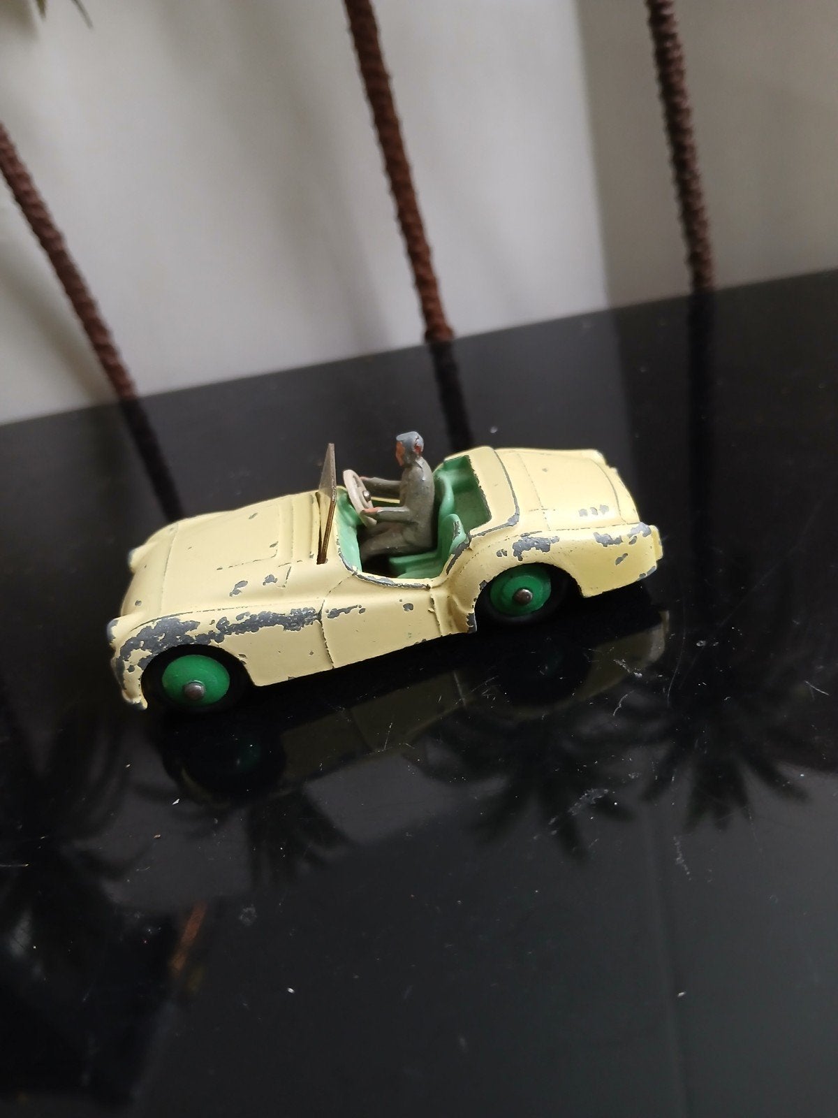 Triumph TR2.  Dinky toys, Hobby en Vrije tijd, Modelauto's | 1:43, Ophalen of Verzenden, Auto, Dinky Toys