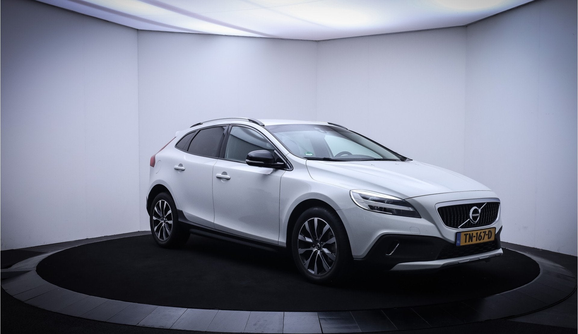 Volvo V40 Cross Country T3 150pk Aut. Dynamic Edition FULL L, 4 cilinders, 700 kg, Leder en Stof, Wit