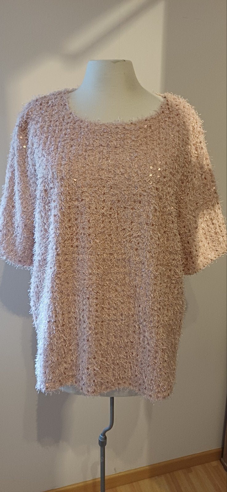 roze shirt met glitter, korte mouw, gevoerd, maat 44, Kleding | Dames, Tops, Maat 42/44 (L), Ophalen of Verzenden, Zo goed als nieuw