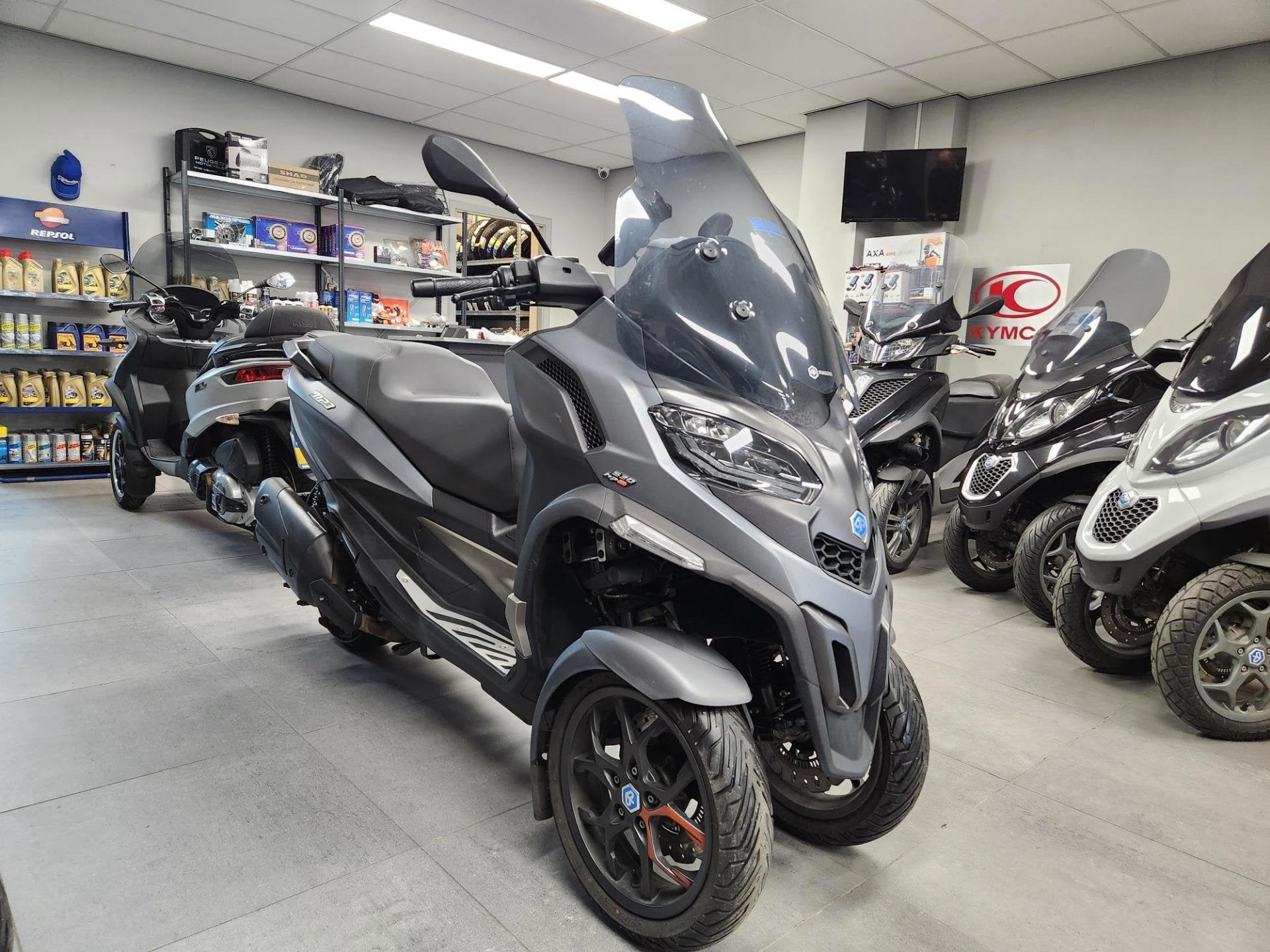 Piaggio MP3 530 HPE EXCLUSIVE 2023 RIJKLAAR GARANTIE, Motoren, Motoren | Piaggio, Bedrijf, Overig