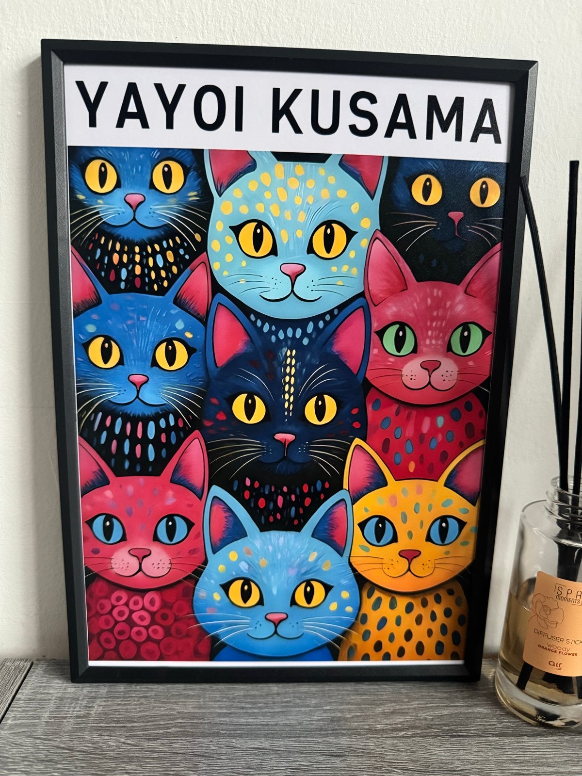 Yayoi Kusama Katten Poster 21x30cm ingelijst nieuw, Minder dan 50 cm, Nieuw, Ophalen of Verzenden, Foto of Poster