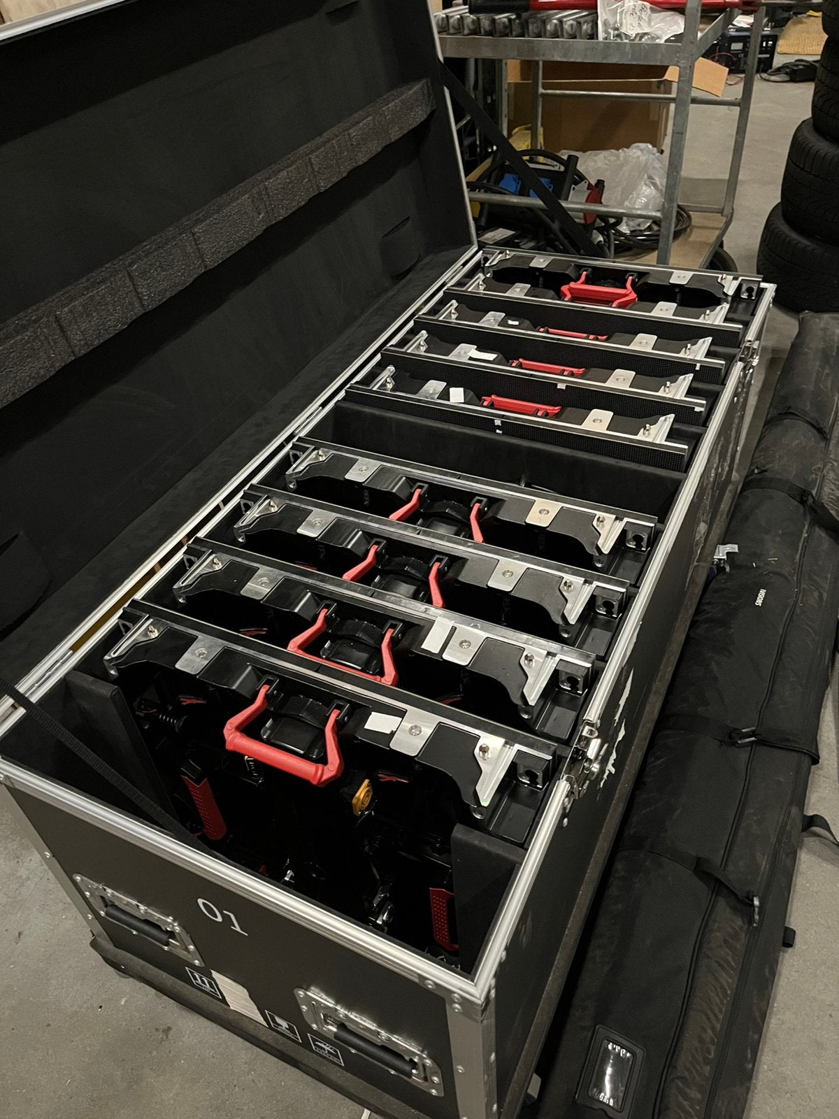Indoor LED-scherm inclusief flightcase en NovaStar-processor, Ophalen, Mobiscreen, Zo goed als nieuw, Info@mobiscreen.tv