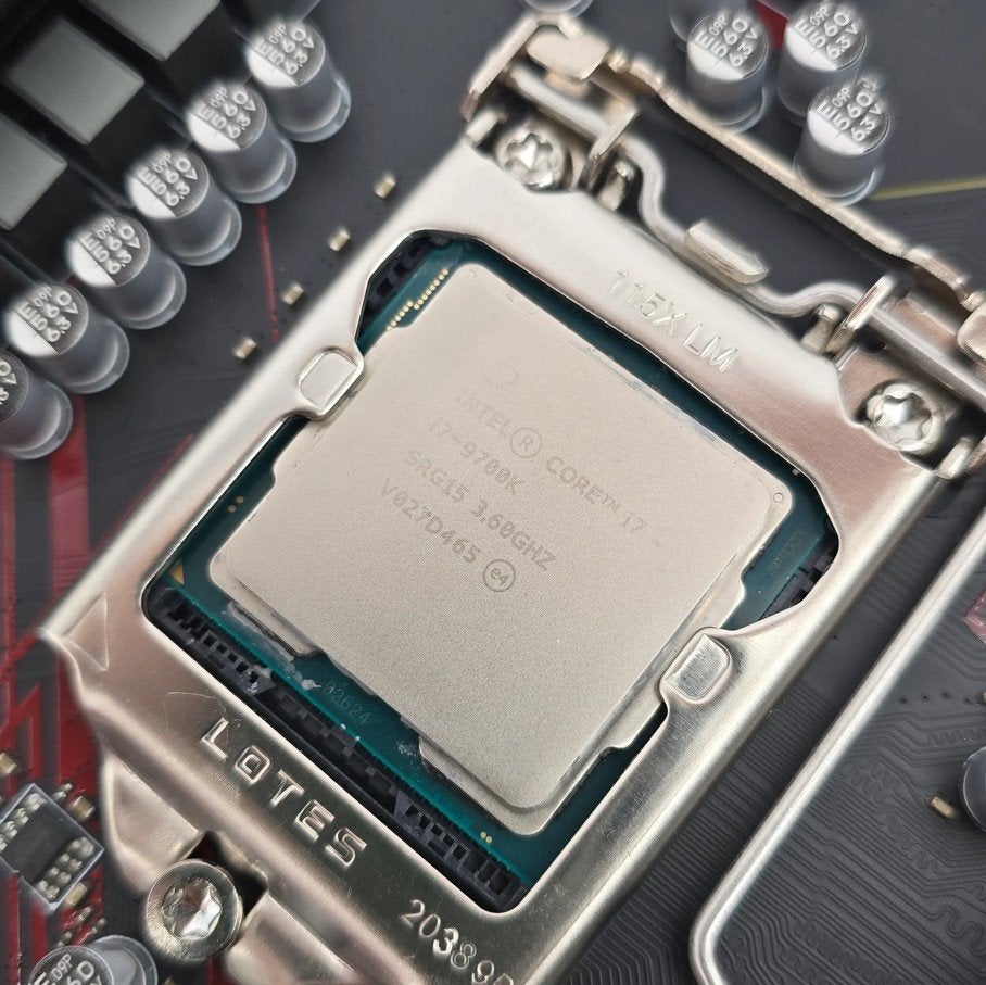 i7 9700k + MSI Z390, 8-core, LGA 1151, Ophalen of Verzenden, Zo goed als nieuw