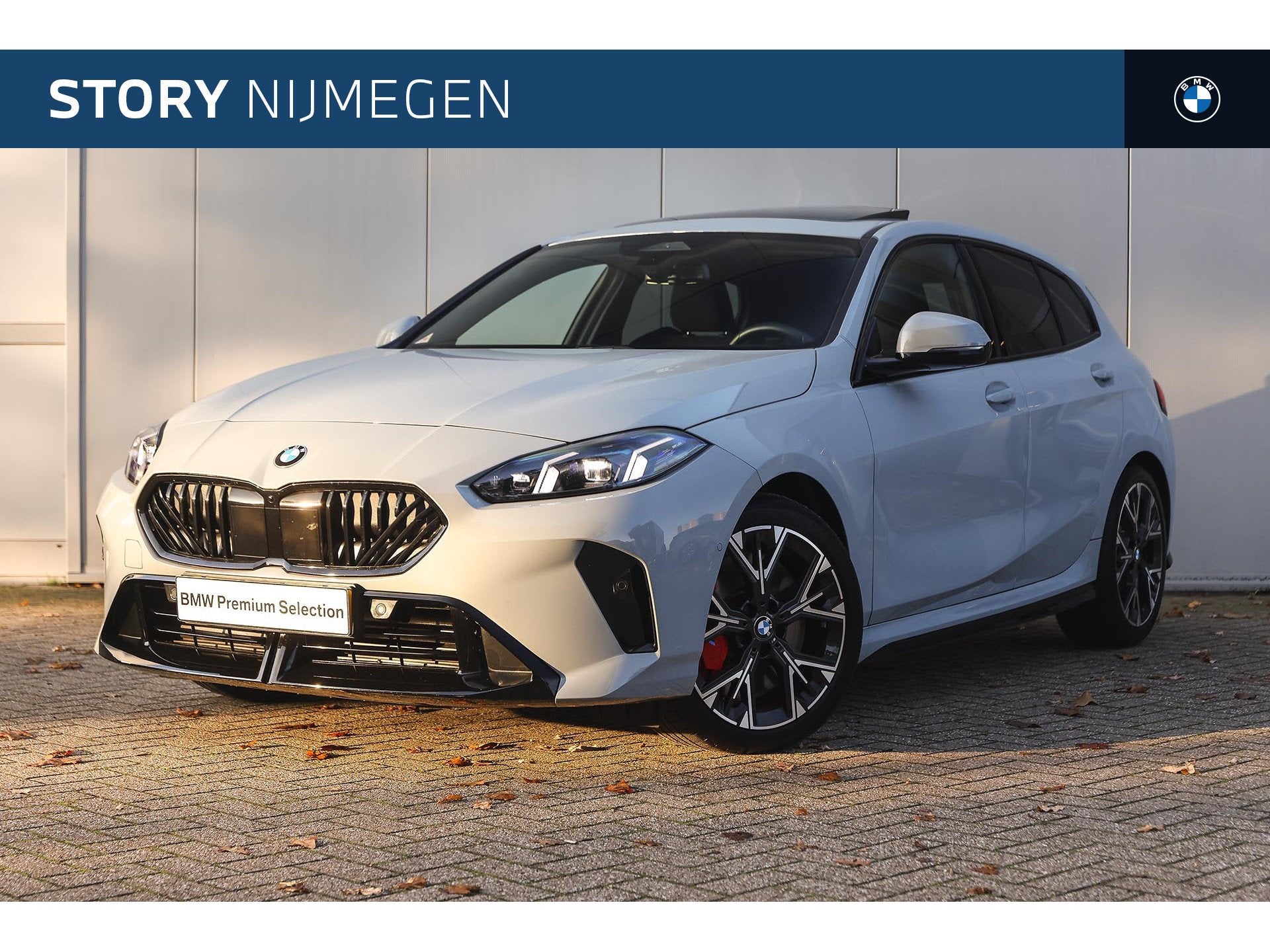 BMW 1 Serie 120 M Sport Automaat / Sportstoelen / Panoramada, Dealer onderhouden, Gebruikt, 156 pk, Met garantie (alle)