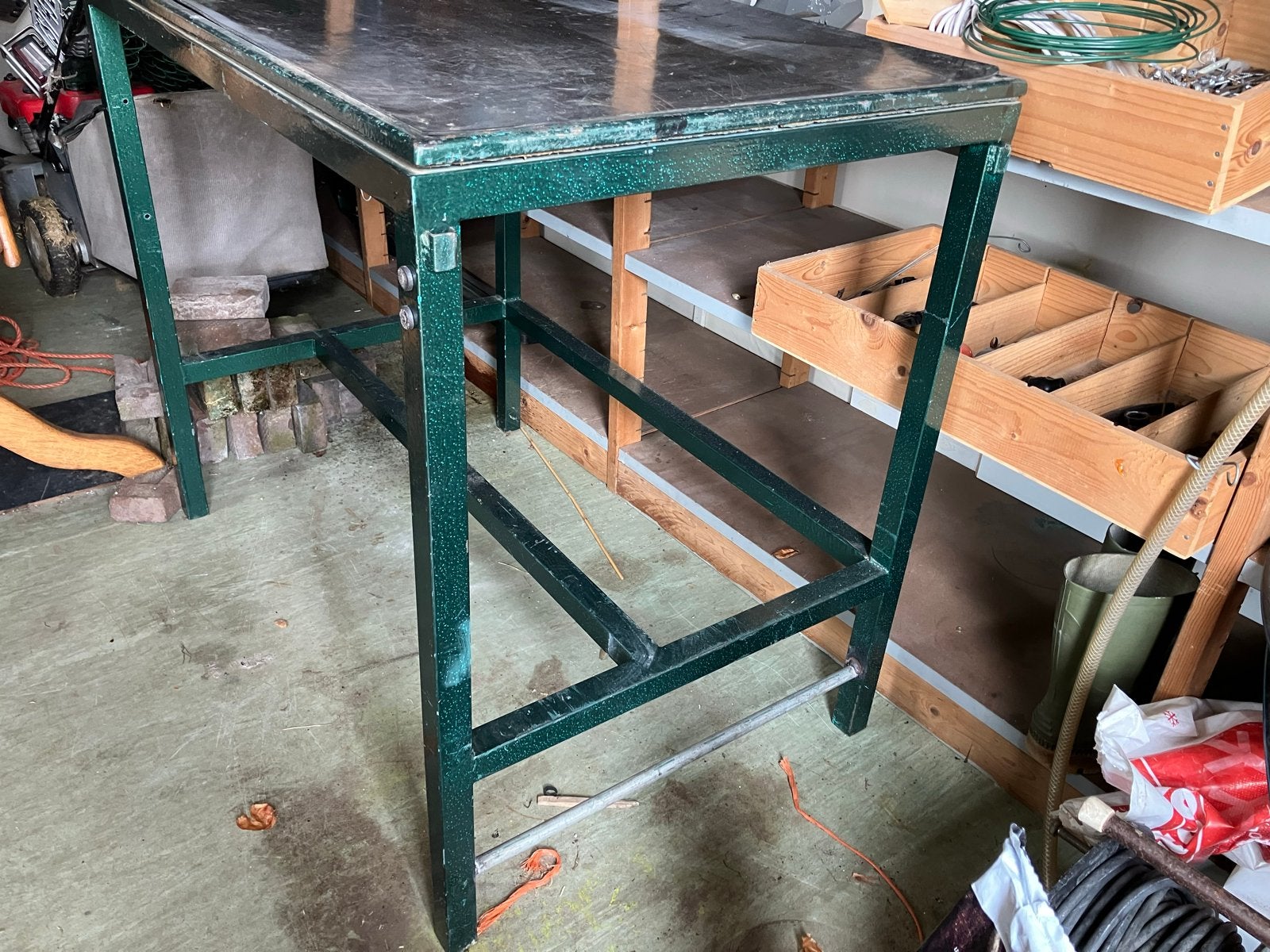 Werkbank 100x65x87 cm met rubber afdekplaat, Doe-het-zelf en Verbouw, Werkbanken, Ophalen, Gebruikt, 70 tot 120 cm
