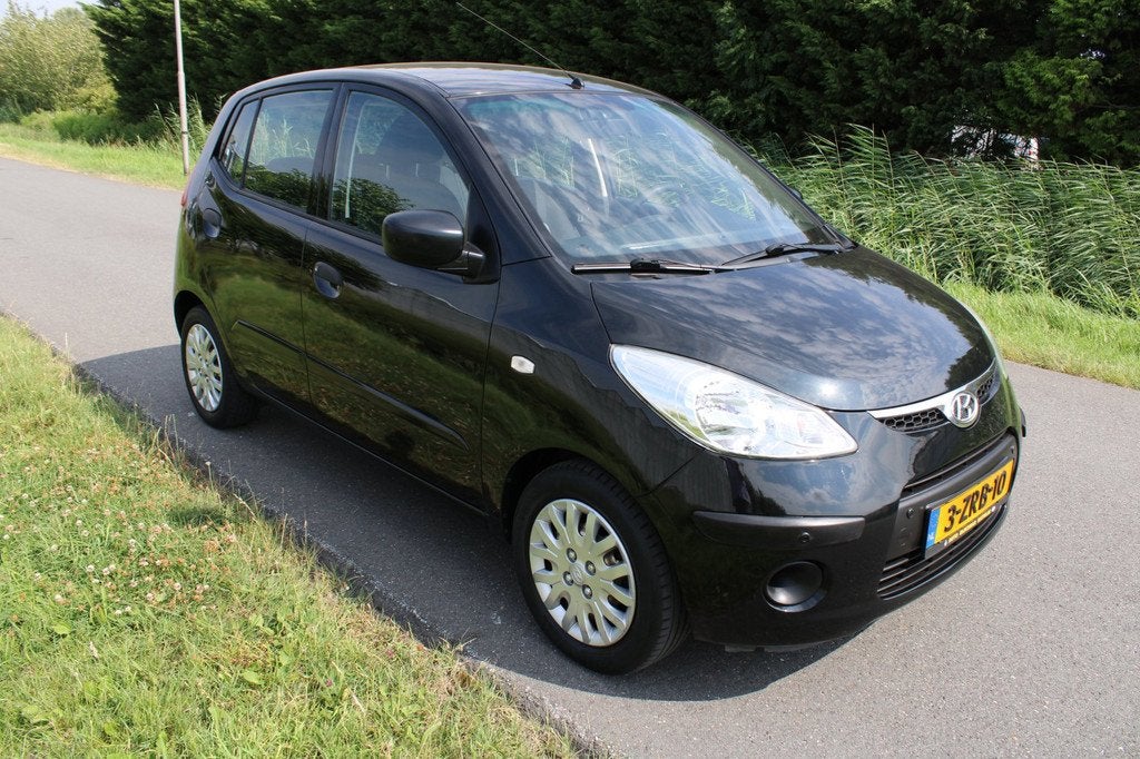 Hyundai I10 1.1 Active Automaat met Airco, Auto's, Hyundai, Gebruikt, 31 €/maand, 4 cilinders, Zwart