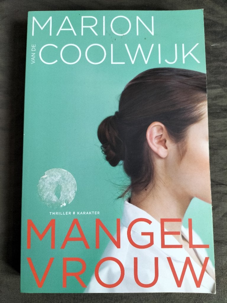 Marion van de Coolwijk - Mangelvrouw, Ophalen of Verzenden, Zo goed als nieuw, Marion van de Coolwijk, Nederland