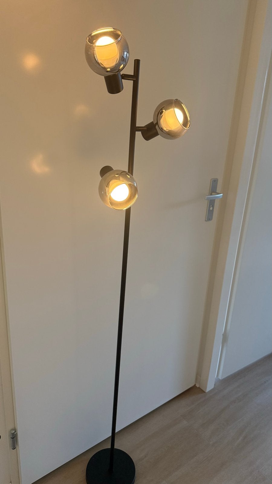 Staande lamp met 3 verstelbare spots, Huis en Inrichting, Lampen | Vloerlampen, Ophalen, E14 (klein), Zo goed als nieuw, Metaal
