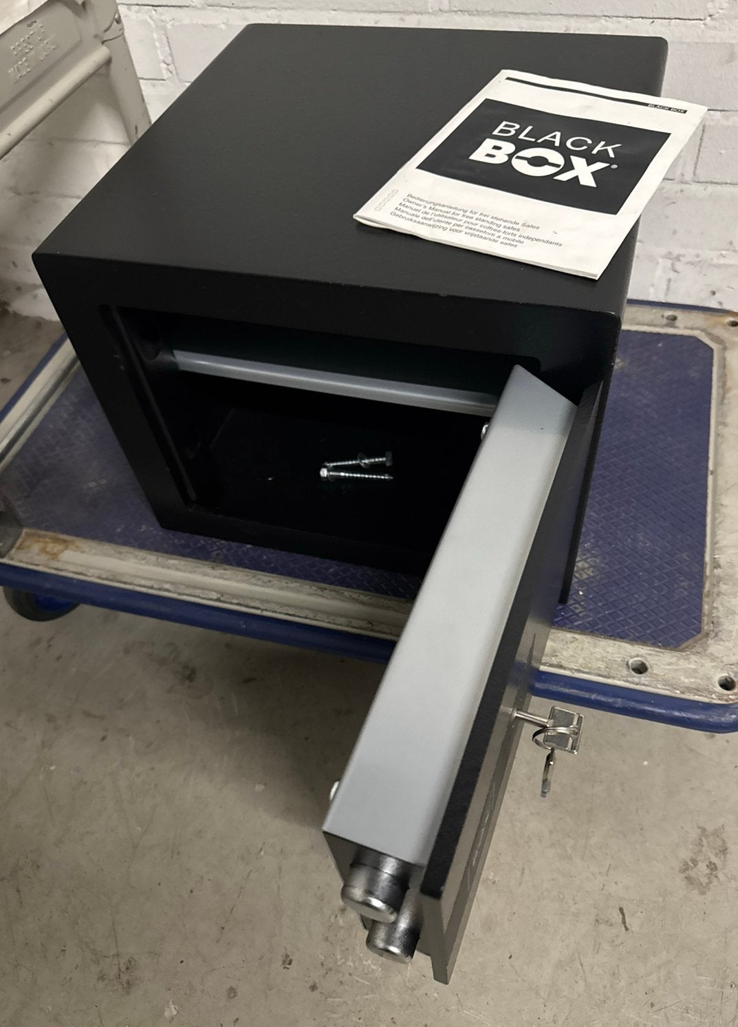 Zeer degelijke kluis brandkast BlackBox Lips 2 sleutels, Huis en Inrichting, Brandblussers en Brandkasten, Ophalen, Zo goed als nieuw