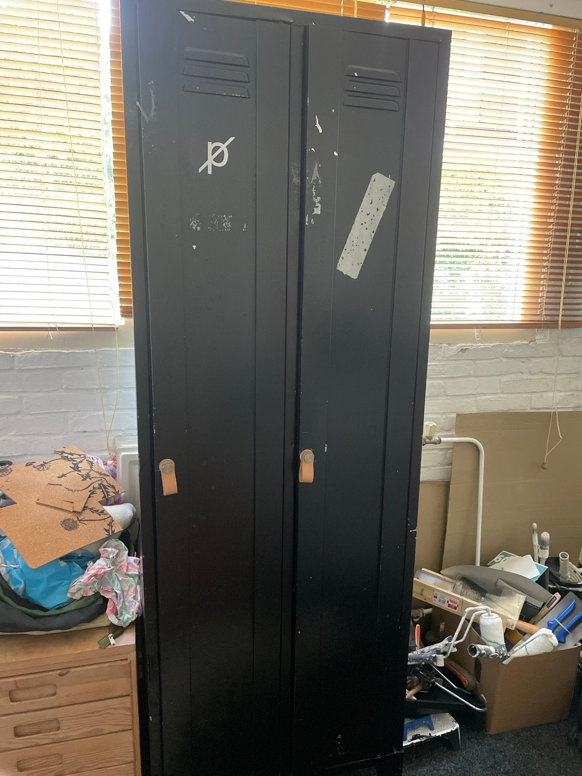 Zwarte metalen locker met twee deuren, Ophalen, Gebruikt