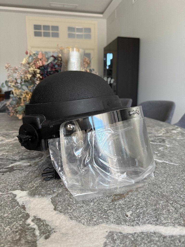 Ballistische helm met ballistisch vizier, niveau IIIA, Verzamelen, Ophalen of Verzenden, Landmacht, Nederland, Helm of Baret