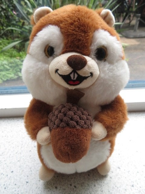 Eekhoorn met eikel merk Orka Toys zacht velours, Overige typen, Ophalen of Verzenden, Zo goed als nieuw, Middelgroot (20 tot 80 cm)