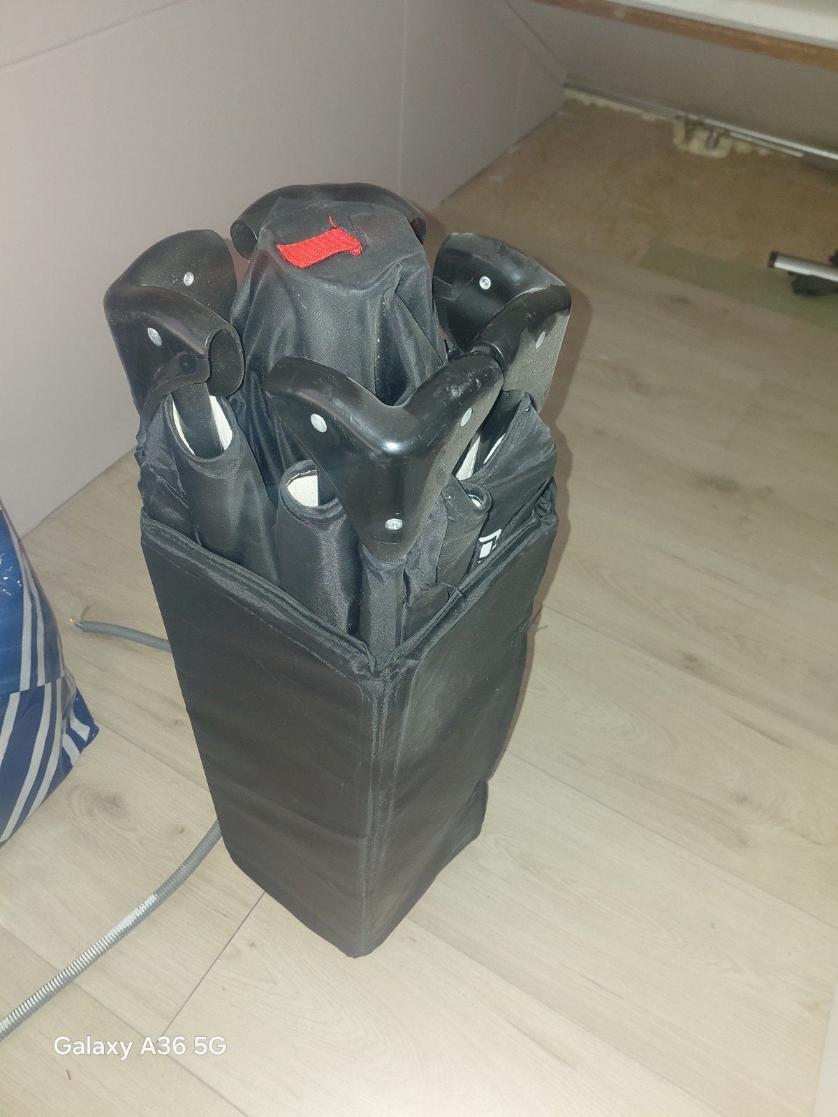 Compact campingbedje - Ideaal voor reizen, Kinderen en Baby's, Ophalen, Zo goed als nieuw, Reisbedje