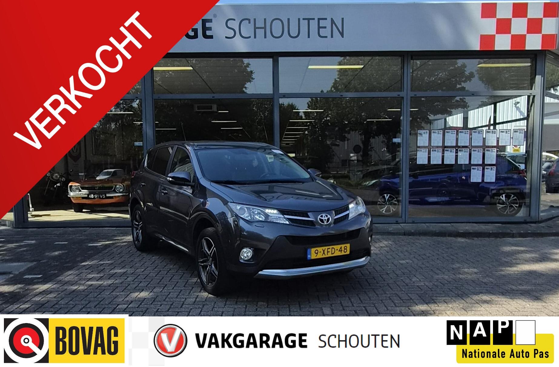 Toyota RAV4 2.0 Executive Business 4WD |19 inch LM|Navi|Leer, Auto's, Gebruikt, Euro 6, 4 cilinders, 2000 kg