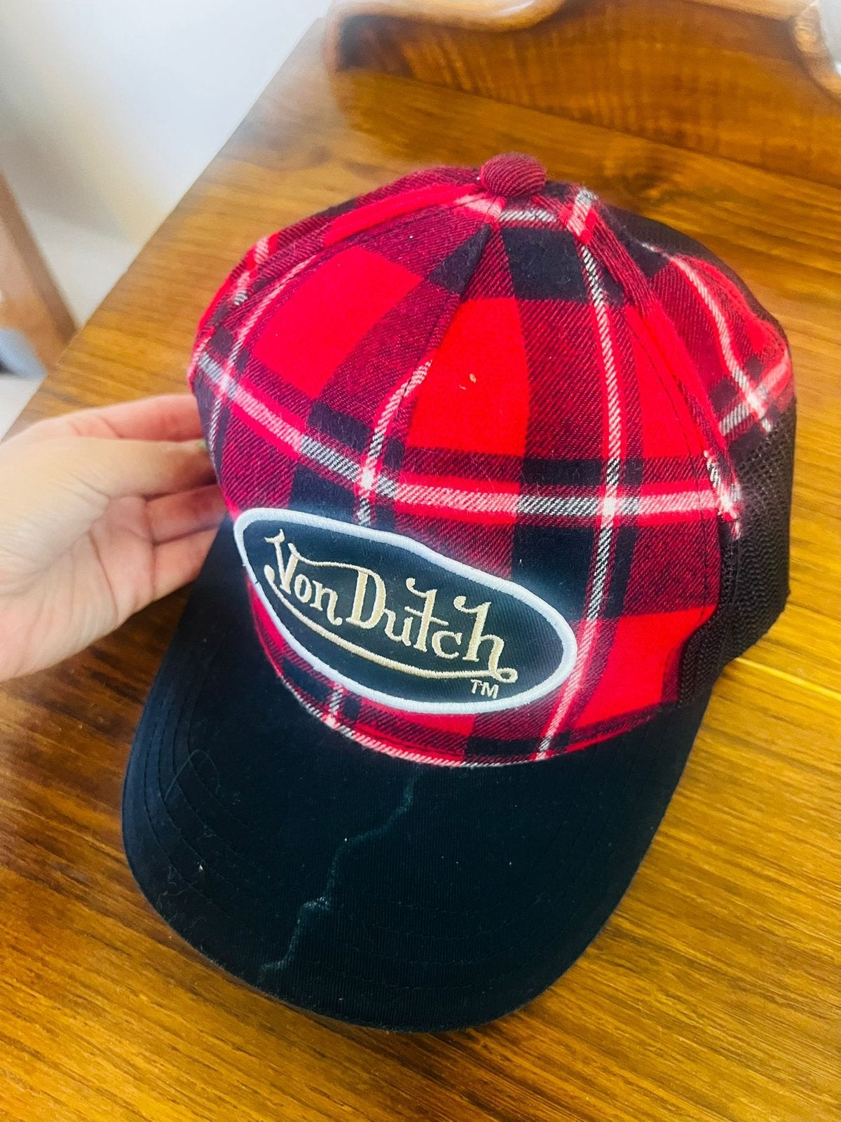 Von Dutch pet - Rood/Zwart geruit met mesh achterkant, Ophalen of Verzenden, Gedragen, One size fits all, Pet
