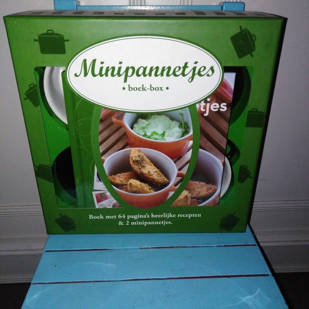 Mini pannetjes 2 stuks met receptenboek, Huis en Inrichting, Overige typen, Ophalen, Zo goed als nieuw, Steen/keramiek