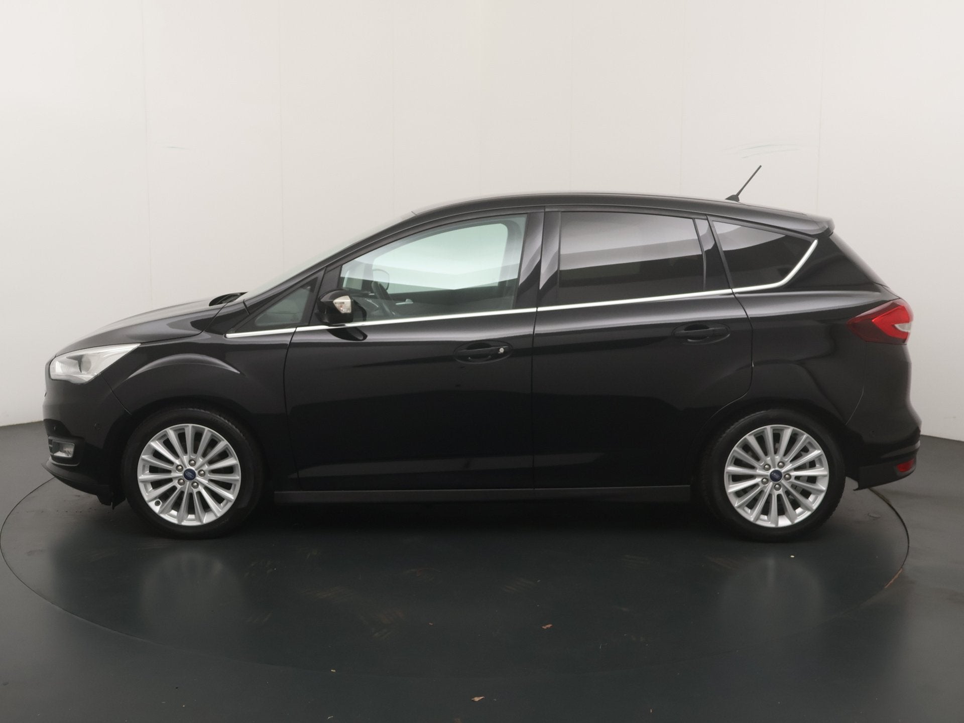 Ford C-MAX EcoBoost 125 pk Titanium | Trekhaak | Camera | Vo, 12 maanden, Gebruikt, Zwart, Origineel Nederlands
