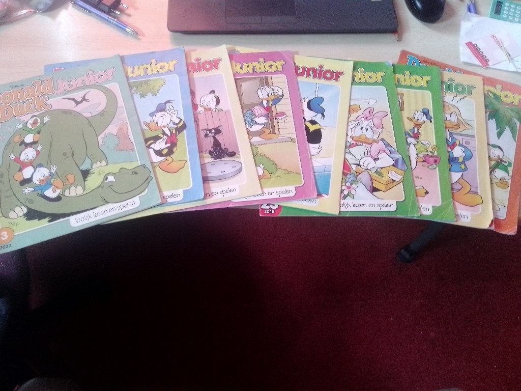 Donald Duck junior en weekblad, Meerdere stripboeken, Ophalen of Verzenden, Gelezen